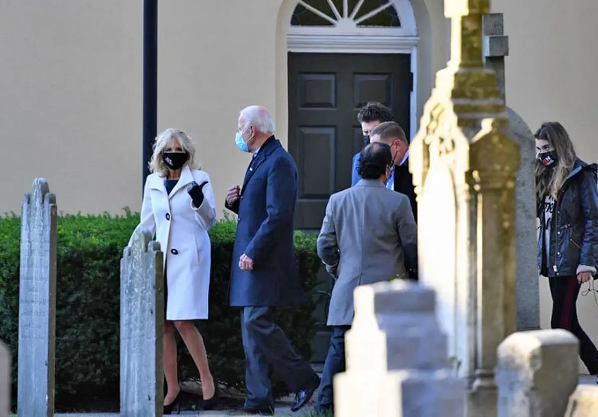 دعا با همسر و نوه‌ها/ جو بایدن صبح روز انتخابات را از کجا شروع کرد؟