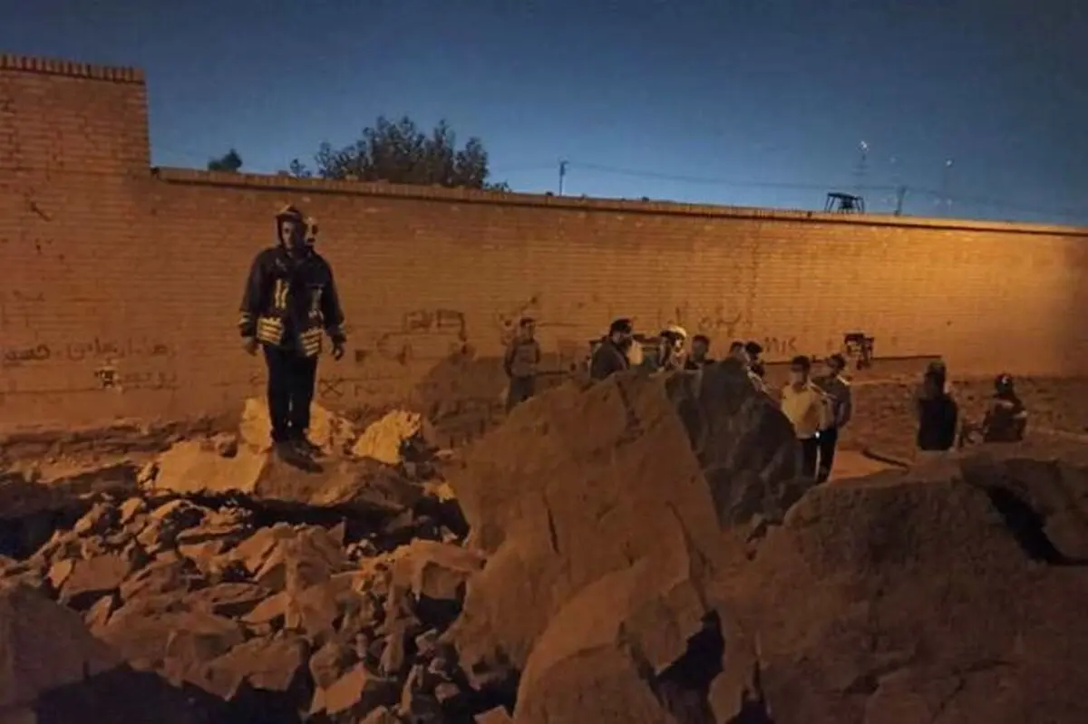 کوه در منطقه منبع آب اهواز ریزش کرد