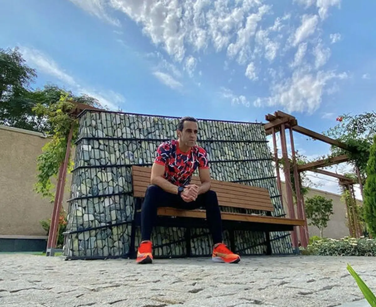 نگاه سنگین اوتمار هیتسفلد به علی کریمی/عکس