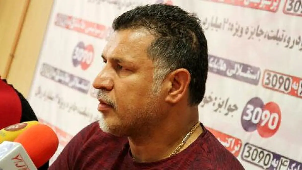 گردنبند ۸۰۰ میلیونی علی دایی؟!