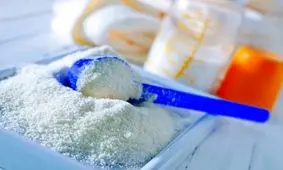 توزیع ۶۰۰۰ قوطی شیر خشک دربین خانواده‌های محروم مشهد 