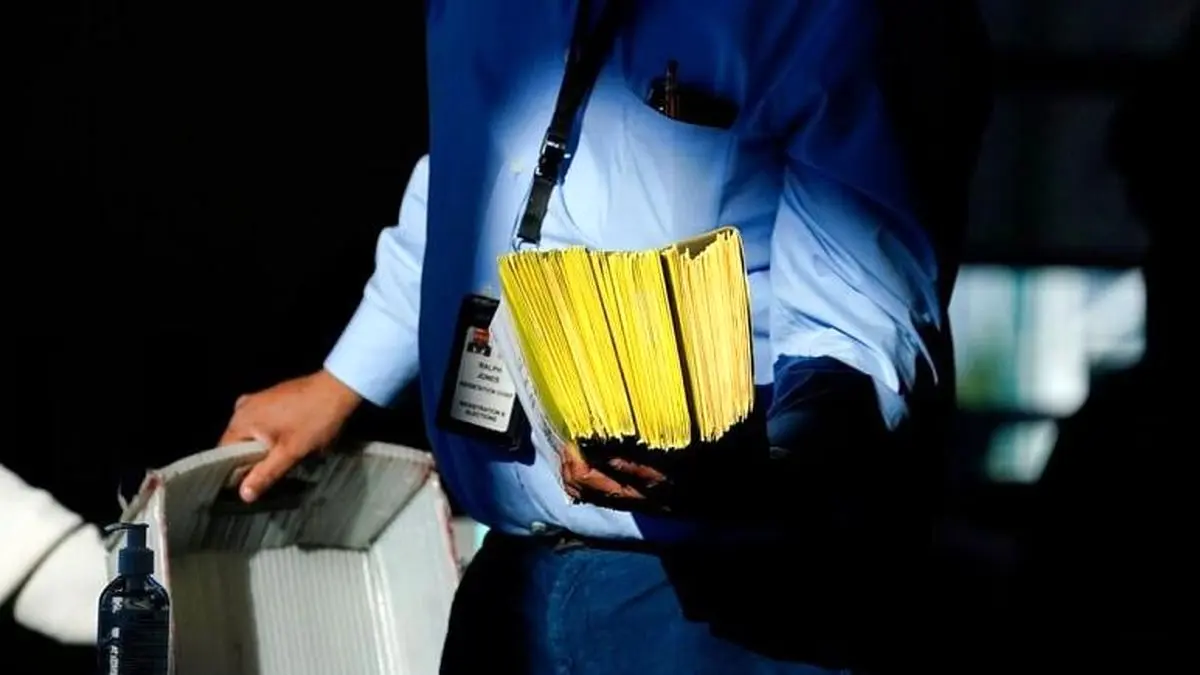 دگرگونی آبی؛ چرا با شمارش آرای ارسالی ورق به نفع بایدن برگشت؟