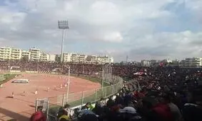حضور بی‌شمار تماشاگران در دربی شهر حلب در ایام کرونا/ عکس