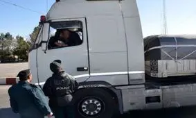 کامیون‌های حامل کالای قاچاق در نایین توقیف شد