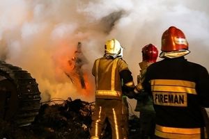 وقوع آتش‌سوزی در پتروشیمی "خارگ"/ یک کشته و ۴ مصدوم