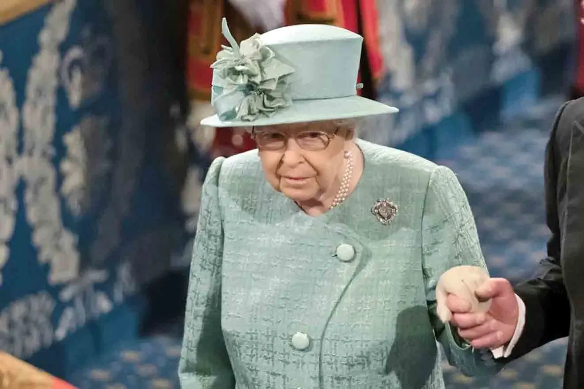 عذرخواهی فرانسه بابت خبر مرگ الیزابت