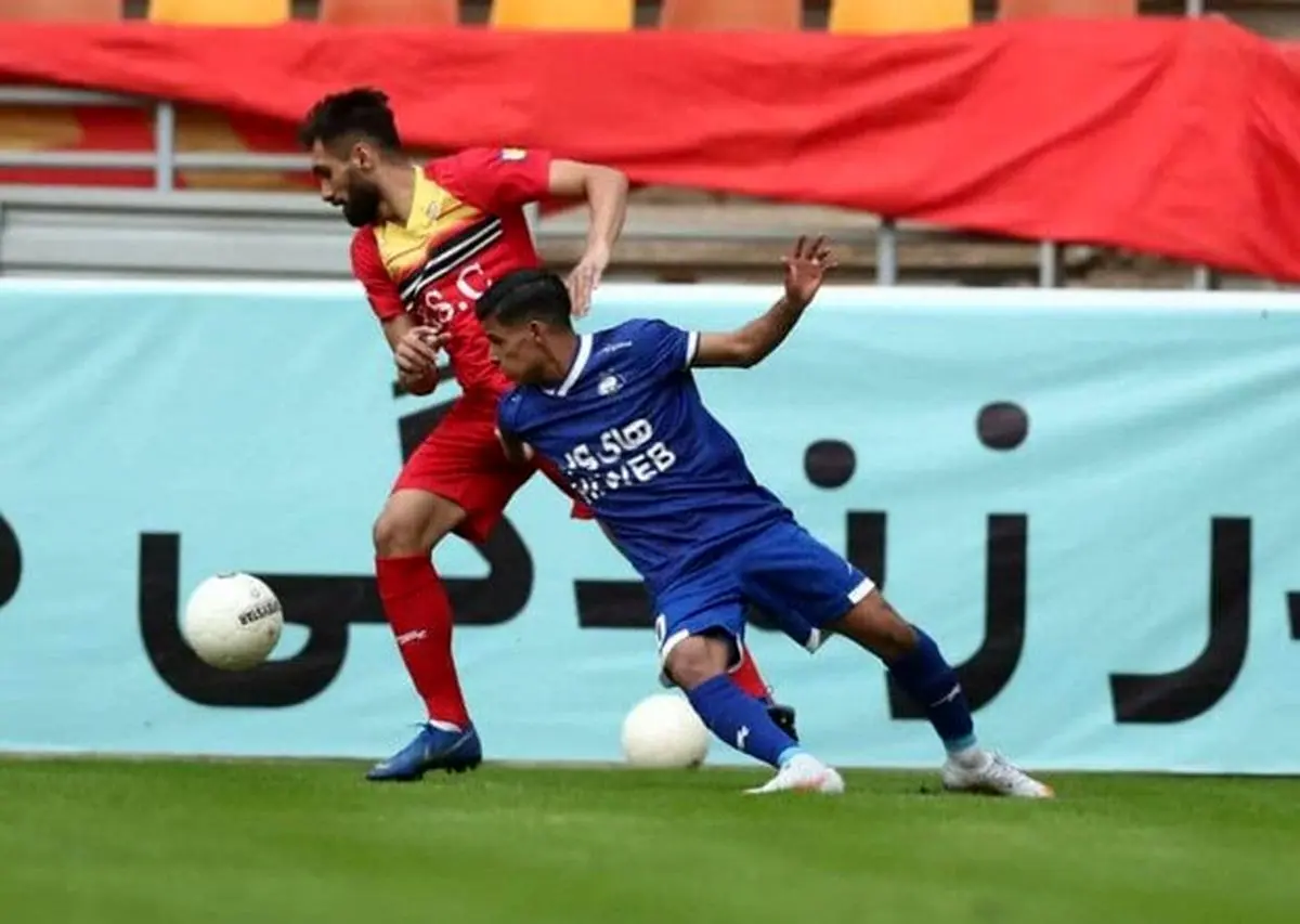 پایان نیمه نخست بازی استقلال - فولاد با تساوی بدون گل