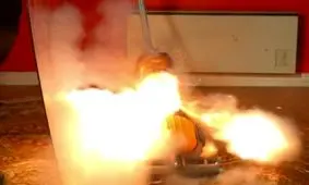 انفجار وحشتناک جارو برقی بر اثر مکش سیگار / ویدئو