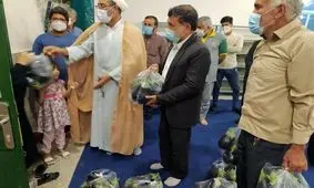 ماجرای تصویر پرحاشیه توزیع بادمجان توسط یک امام جمعه