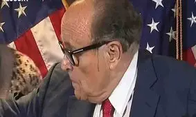 وکیل ترامپ این شکلی لو رفت!