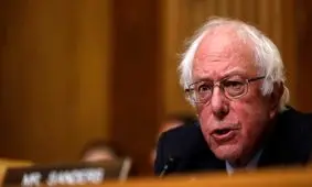 سندرز: ترامپ با دروغ و توطئه در حال تضعیف دموکراسی آمریکاست