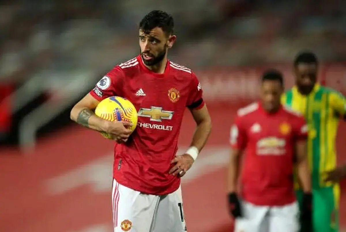 یونایتد برای اولین بار در ۱۸۰۰ روز اخیر بالاتر از سیتی قرار گرفت