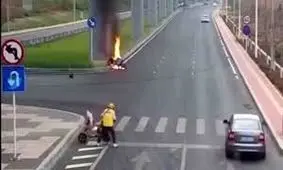 نجات باورنکردنی یک پیک موتوری از مرگ حتمی/ ویدئو