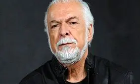 طرح جالب یک روزنامه: چنگیز جلیلوند، در کنار فردین، بهروز وثوقی و ناصر ملک‌مطیعی