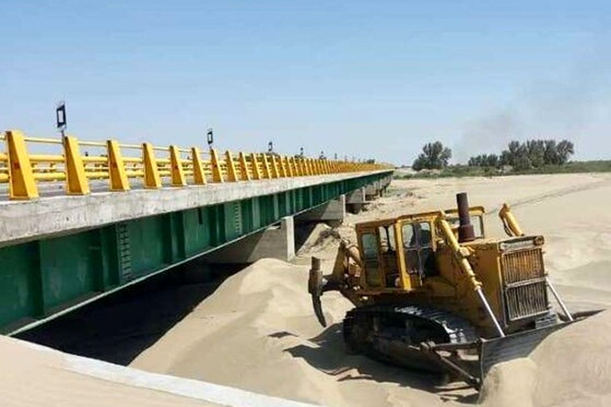 هشت دستگاه پل در منطقه سیستان لایروبی شد