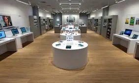 عروسی در فروشگاه اپل