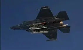 آمریکا در صحرای نوادا، با جنگنده اف-۳۵ بمب اتمی آزمایش کرد