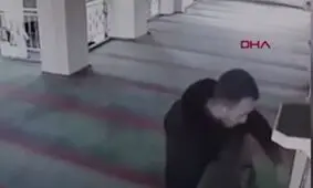 دزدی از مسجد در مقابل دوربین مداربسته/ ویدئو