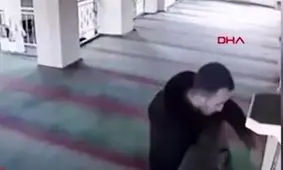 دزدی از مسجد در مقابل دوربین مداربسته/ ویدئو