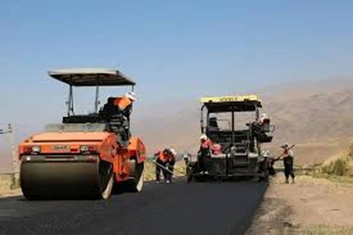 عملیات آسفالت ریزی راه ۷ روستا در شوط آغاز شد
