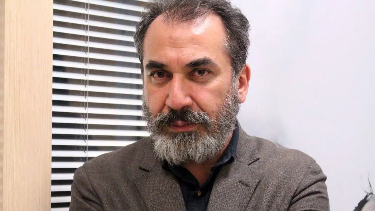 سیامک انصاری در مرکز انتقادها