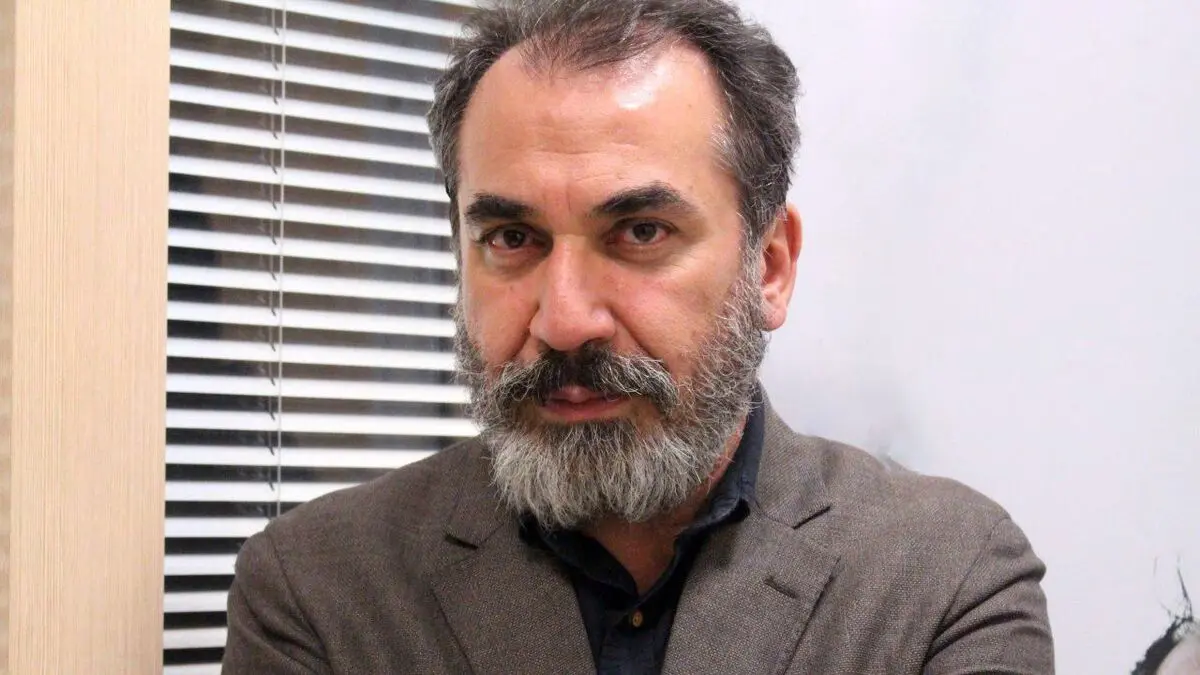 سیامک انصاری در مرکز انتقادها