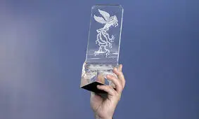 دبیر جشنواره‌ی امسال فجر، تنها تصمیم منطقی این روزهای سینما را تکذیب کرد