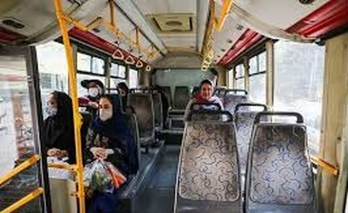 شمار مسافران اتوبوسهای درون‌شهری در مشهد نصف شد