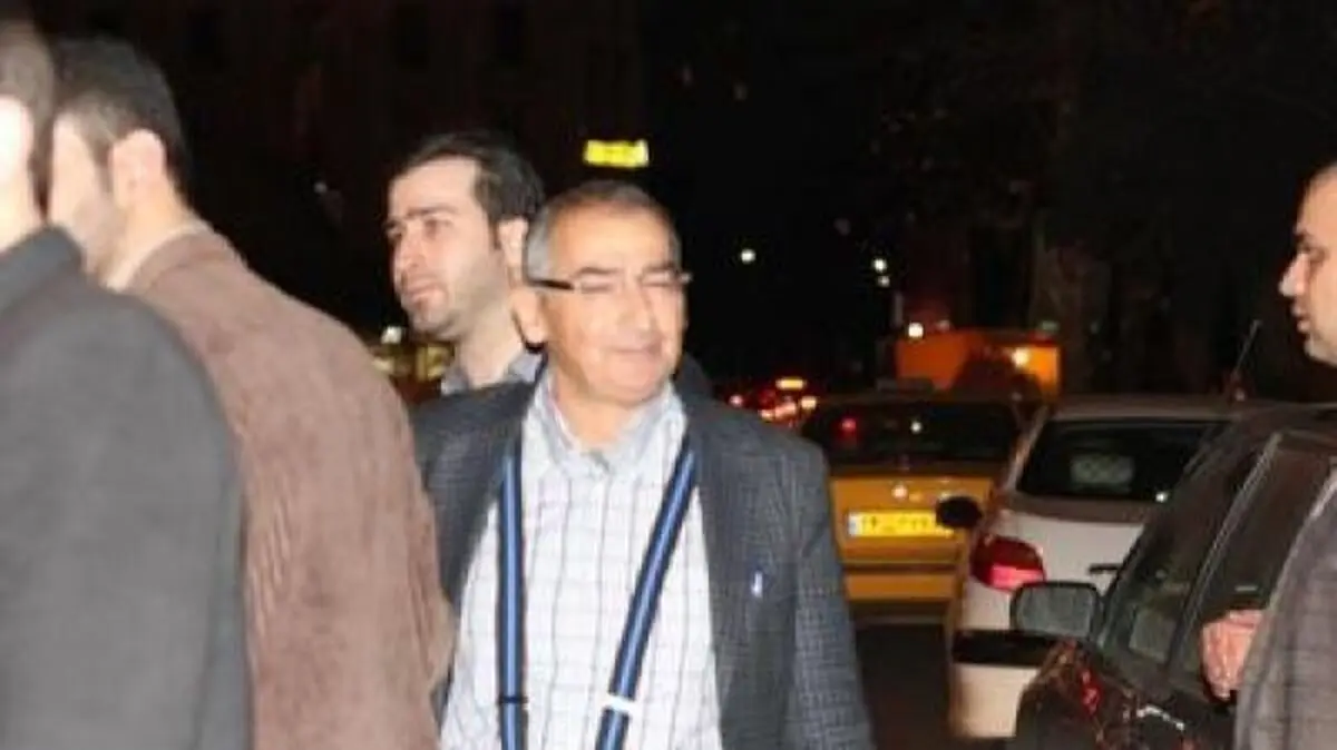 زیباکلام: فعالیت تبلیغاتی ام در انتخابات بخاطر روحانی نبود؛ بخاطر آلترناتیو رئیسی و قالیباف بود