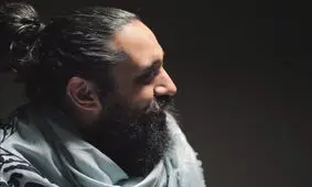 اجرای روزبه نعمت‌اللهی و نوازنده زن یونانی/ وقتی میای صدای پات...