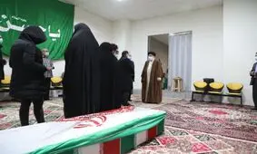 حضور رییس قوه قضاییه در معراج شهدا و دیدار با خانواده شهید فخری‌زاده