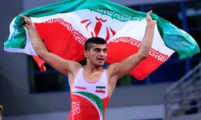 کشتی‌گیر دستفروش به استخدام پتروشیمی خوزستان در آمد