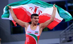 کشتی‌گیر دستفروش به استخدام پتروشیمی خوزستان در آمد