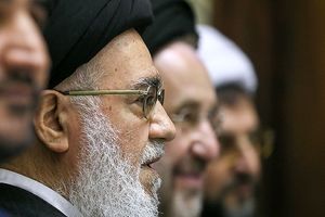 رهبر جریان اصلاحات کیست؟ / رقابت میان خاتمی و موسوی خوئینی ها شدید شد