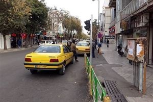 فضا‌های جداکننده راننده و مسافر در تاکسی‌های شیراز نصب شده است