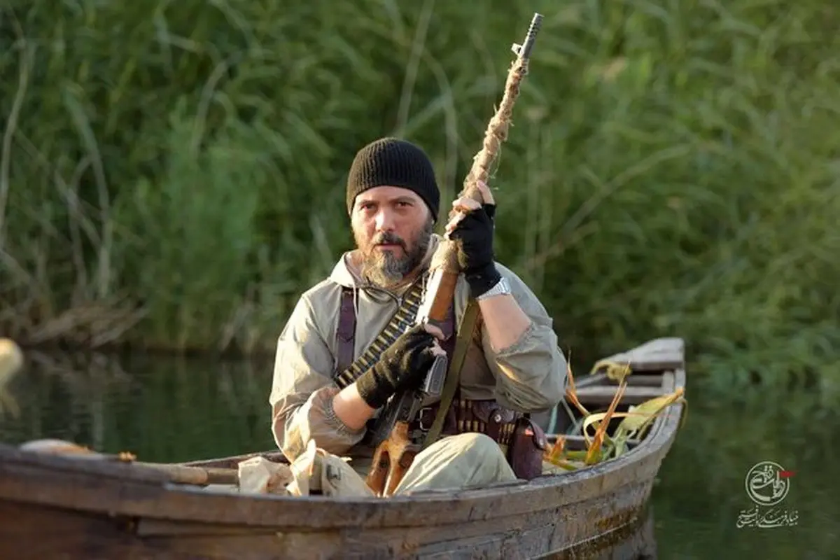 کامبیز دیرباز در نقش شهید زرین؛ برترین تک‌تیرانداز تاریخ معاصر