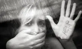 جسد برهنه دختر جوان را بعد از تجاوز، جلوی خانه پدرش انداختند