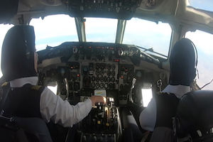 اولین پرواز خلبانان خانمِ هواپیمایی ماهان/ ویدئو