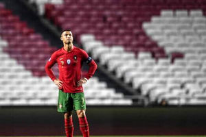 پیام رونالدو به بازیکنان پرتغال؛ سرتان را بالا بگیرید