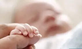 نوزاد ۱۱ ماهه به خاطر اشتباه مادربزرگش جان داد/ تصویر