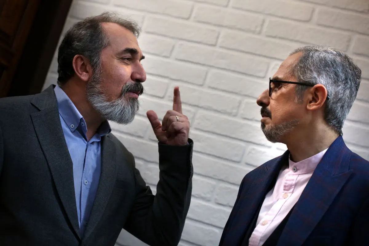 وقتی جواد رضویان با سکه استادها را می‌خرد!/ ویدئو