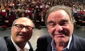 الیور استون: این روزها حمله کردن به ترامپ مد شده، اما مقصر سیستم آمریکاست و نه رهبران آن