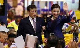 افتتاح خط مترو توسط پادشاه و ملکه تایلند در میان اعتراضات/ تصاویر