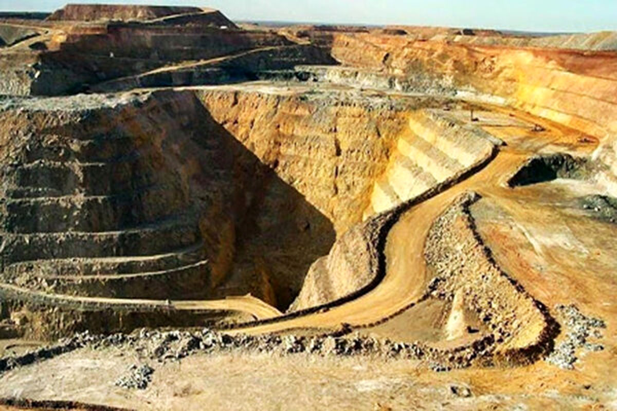 کشف منابع غنی سنگ آهن در عمق هزار متری زمین در کویر مرکزی