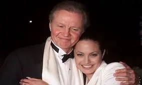 واکنش جنجالی پدر «آنجلینا جولی» به پیروزی «جو بایدن»/ ویدئو