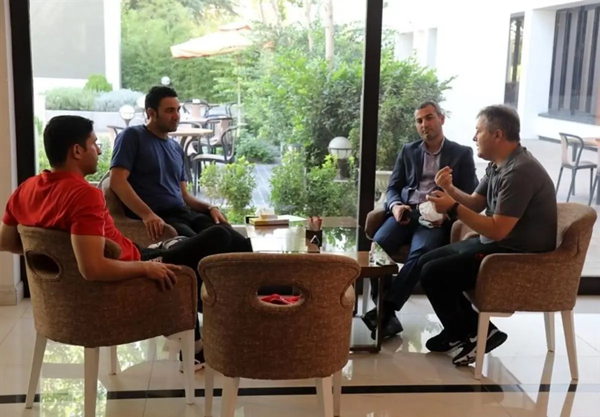 نکونام: وضعیت نقل و انتقالاتی در ایران به باشگاه‌ها ضربه می‌زند