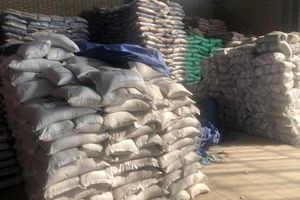 شناسایی انبار دپوی شکر و برنج در باقرشهر تهران