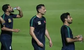 حمایت دسته جمعی پرسپولیسی‌ها از رمضانی/عکس