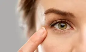 دانستنی‌هایی درباره افتادگی پلک چشم