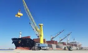 ثبت رکورد جدید در بندر استراتژیک چابهار/ بارگیری روزانه ۱۵ هزار تن کالای صادراتی در بندر شهید بهشتی